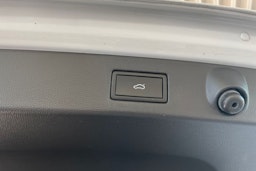 valkoinen Volkswagen Arteon 2021 kuva 32.