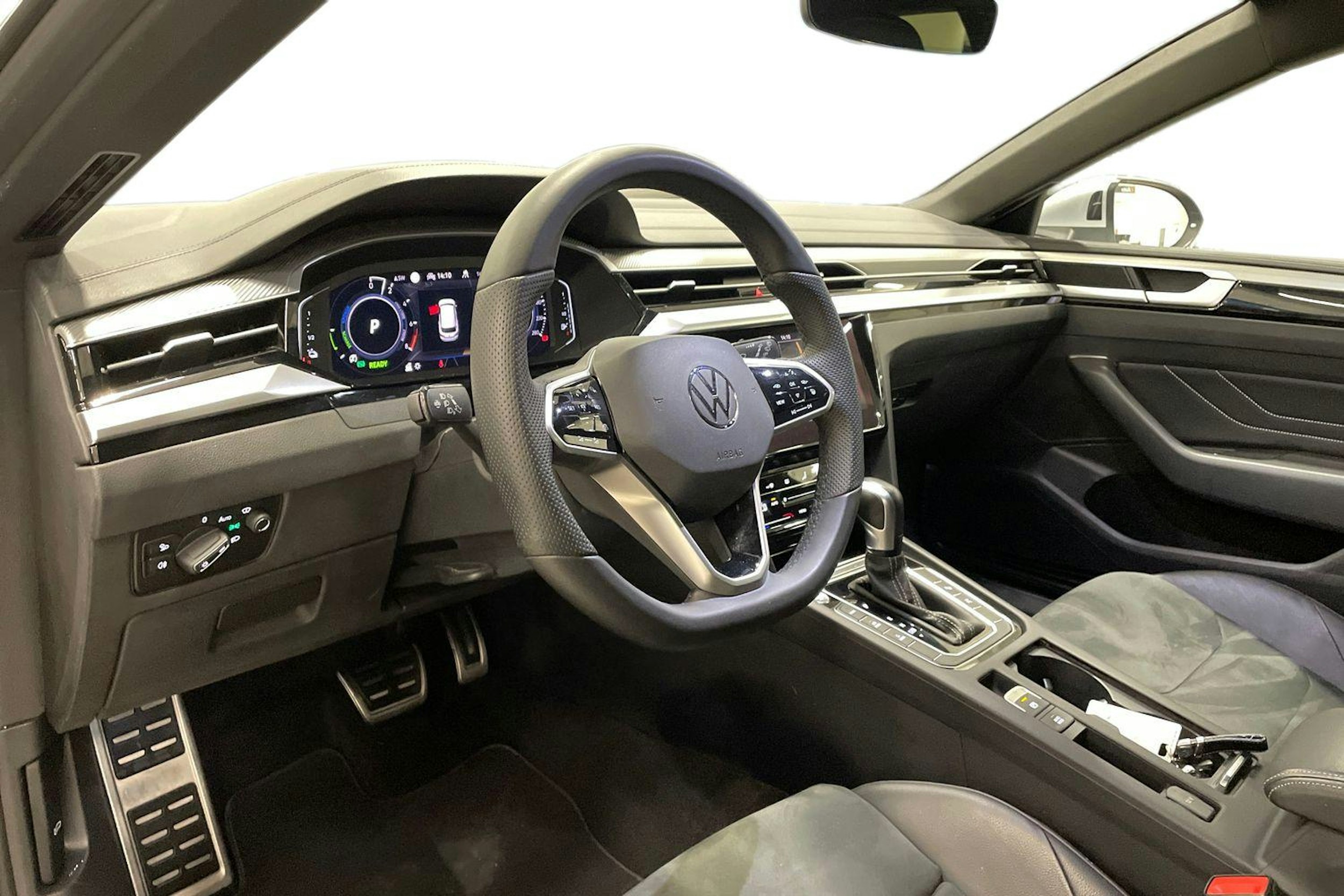 sininen Volkswagen Arteon 2021 kuva 7.