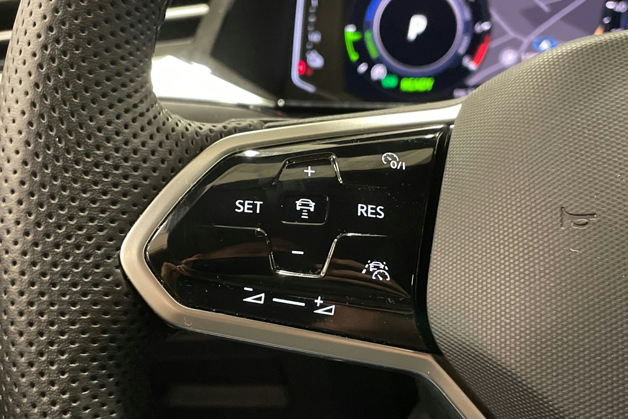 sininen Volkswagen Arteon 2021 kuva 17.