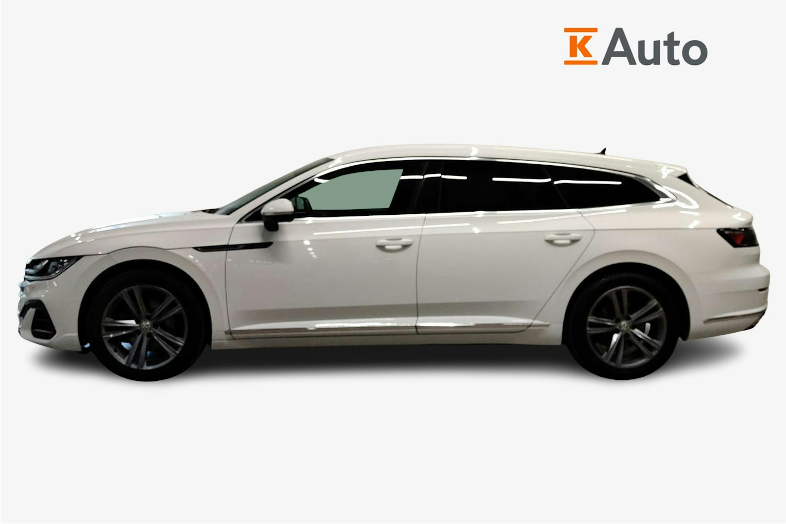valkoinen Volkswagen Arteon 2021 kuva 6.