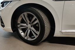 valkoinen Volkswagen Arteon 2021 kuva 13.