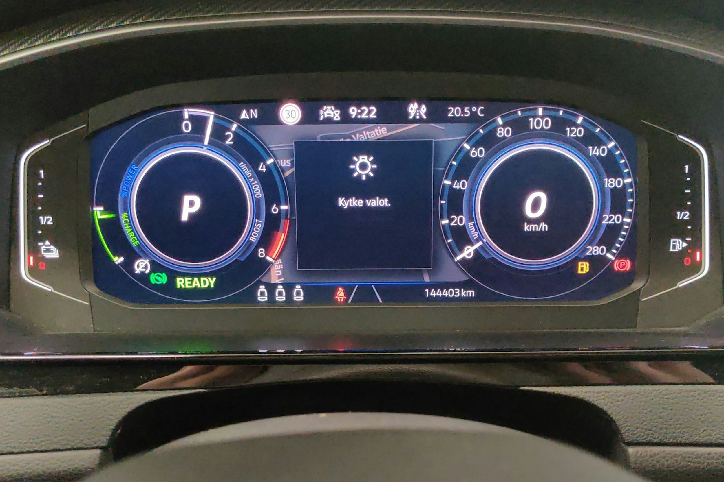 valkoinen Volkswagen Arteon 2021 kuva 15.