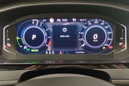 valkoinen Volkswagen Arteon 2021 kuva 15.