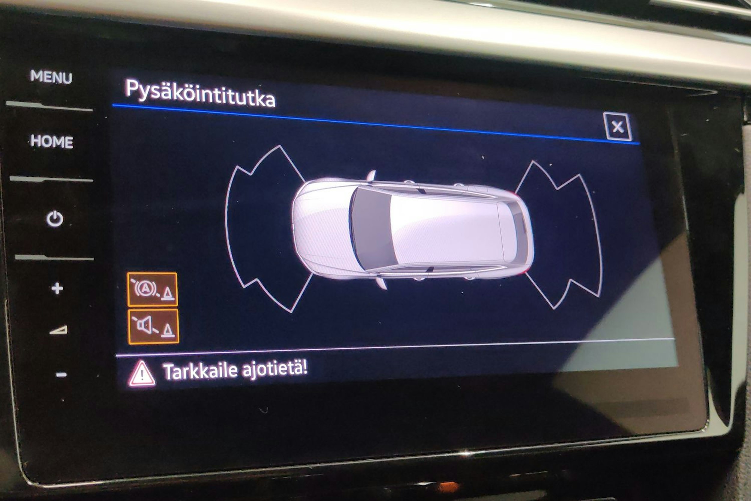 valkoinen Volkswagen Arteon 2021 kuva 17.
