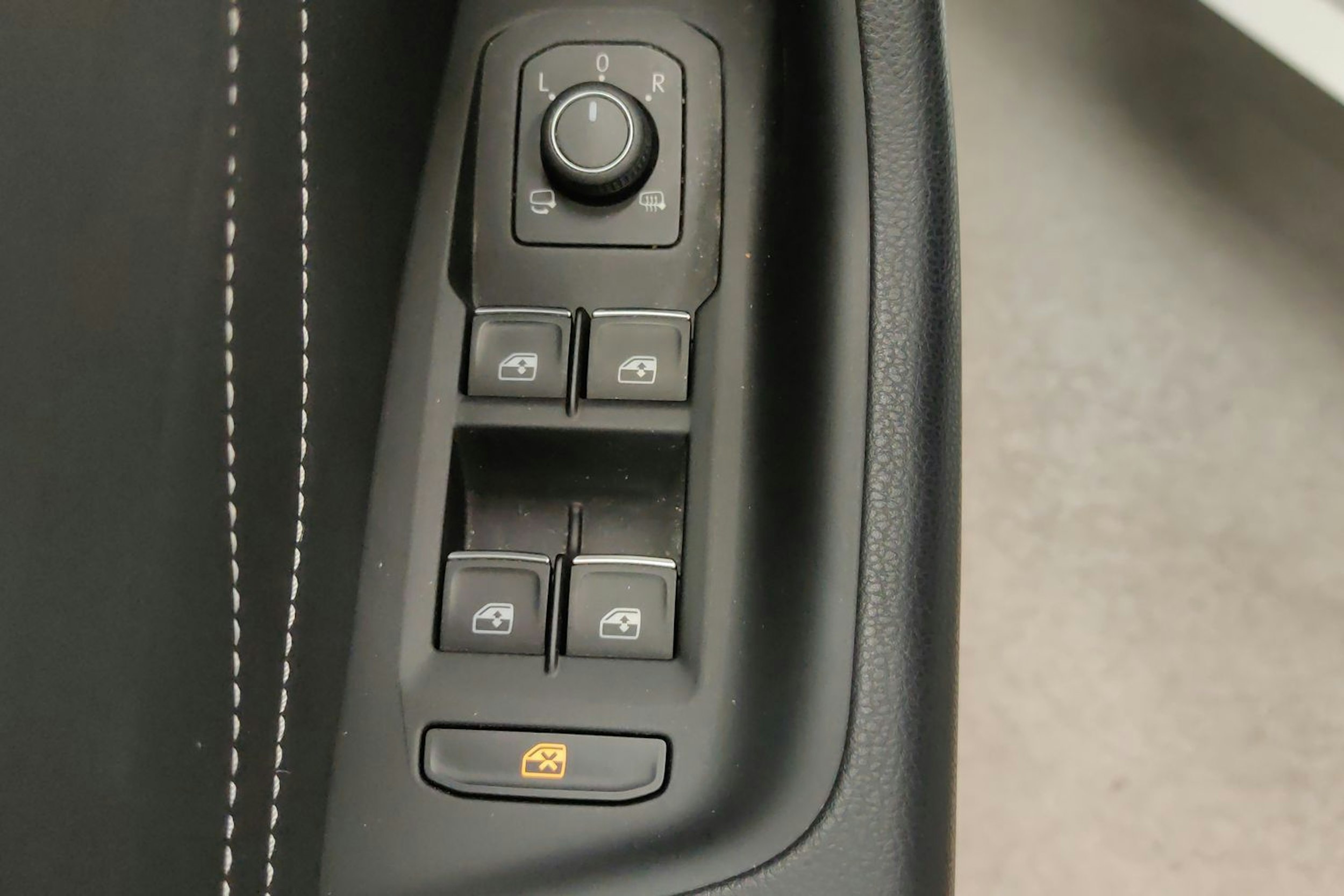valkoinen Volkswagen Arteon 2021 kuva 25.