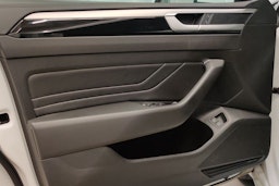 valkoinen Volkswagen Arteon 2021 kuva 26.