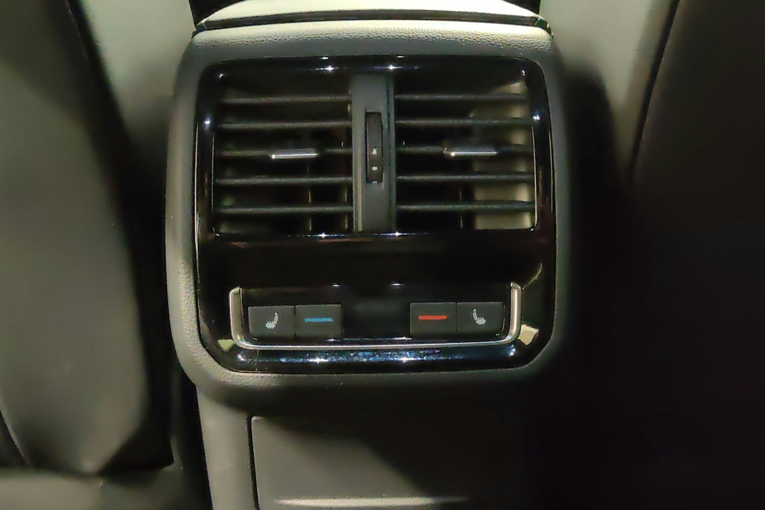 valkoinen Volkswagen Arteon 2021 kuva 27.