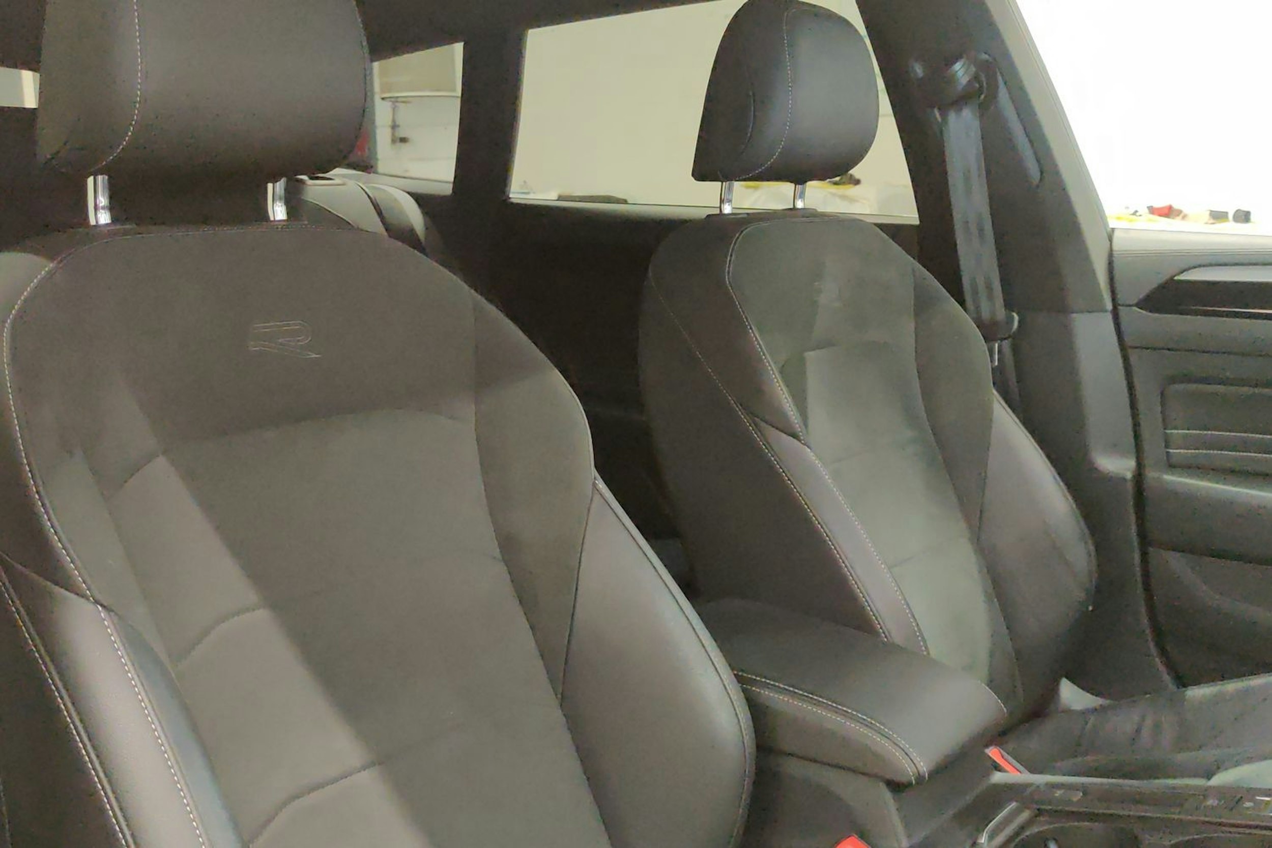 valkoinen Volkswagen Arteon 2021 kuva 29.