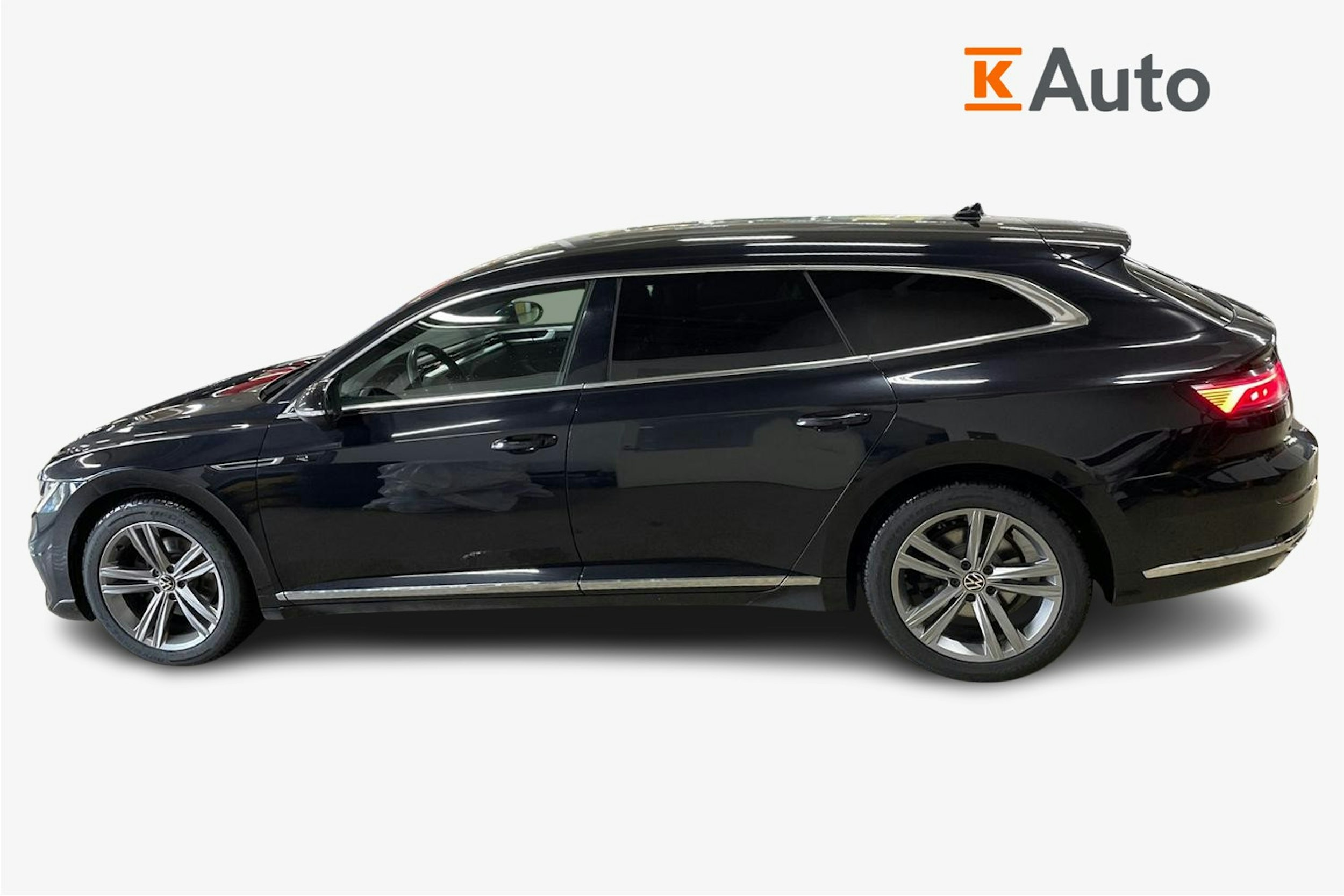 Musta Volkswagen Arteon 2021 kuva 6.