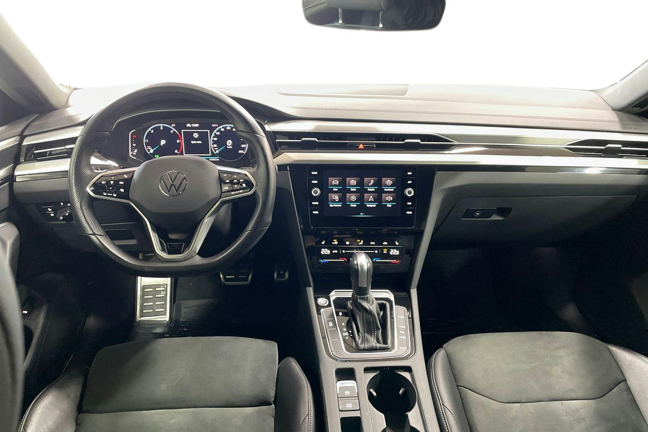 Musta Volkswagen Arteon 2021 kuva 9.