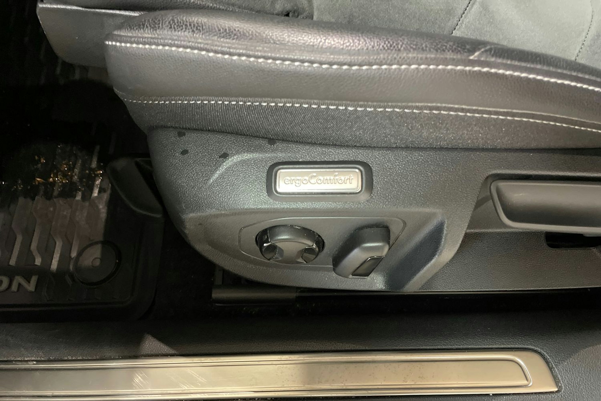 Musta Volkswagen Arteon 2021 kuva 15.