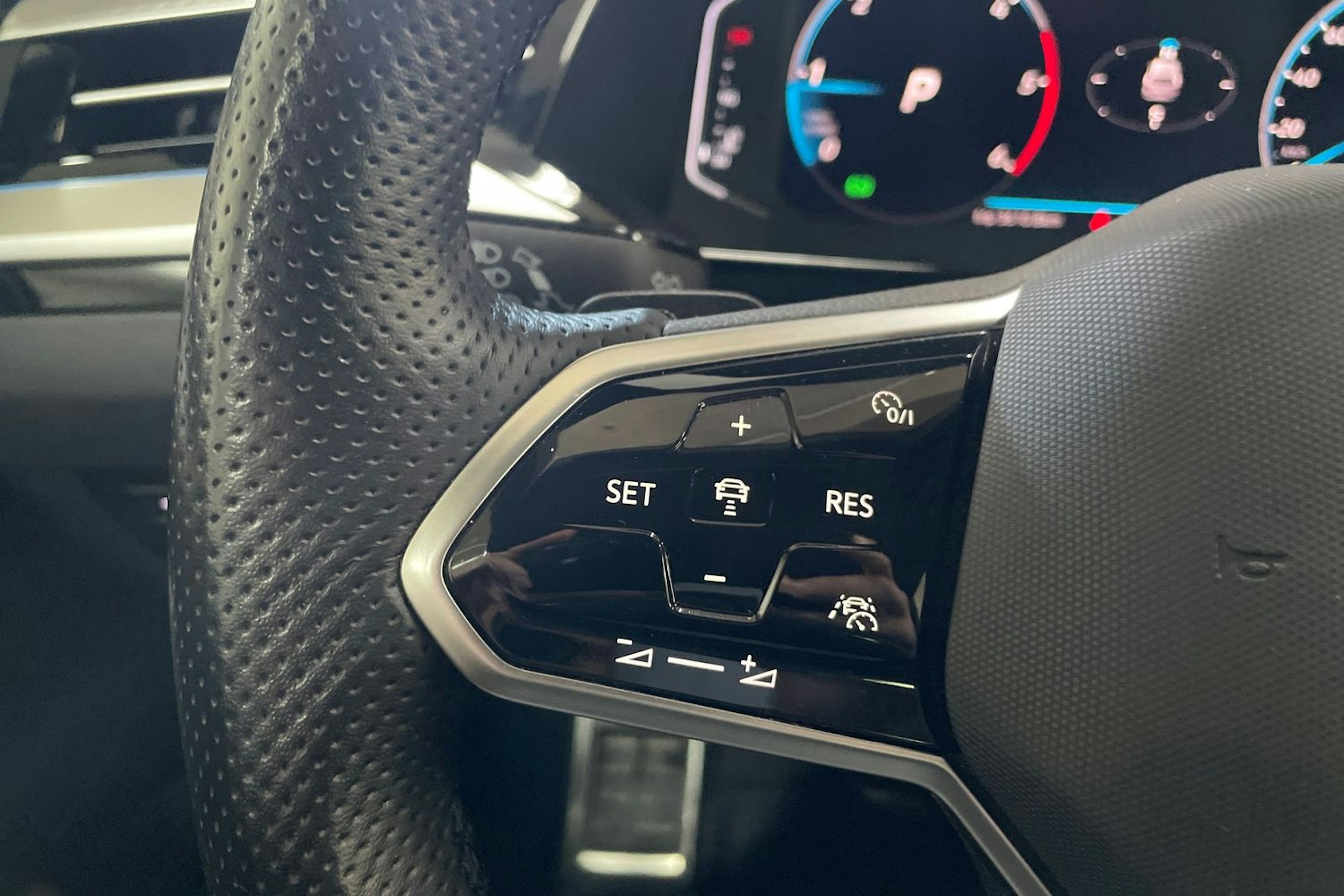 Musta Volkswagen Arteon 2021 kuva 20.
