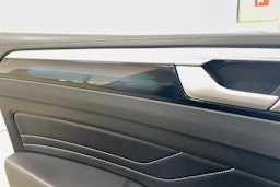 Musta Volkswagen Arteon 2021 kuva 22.