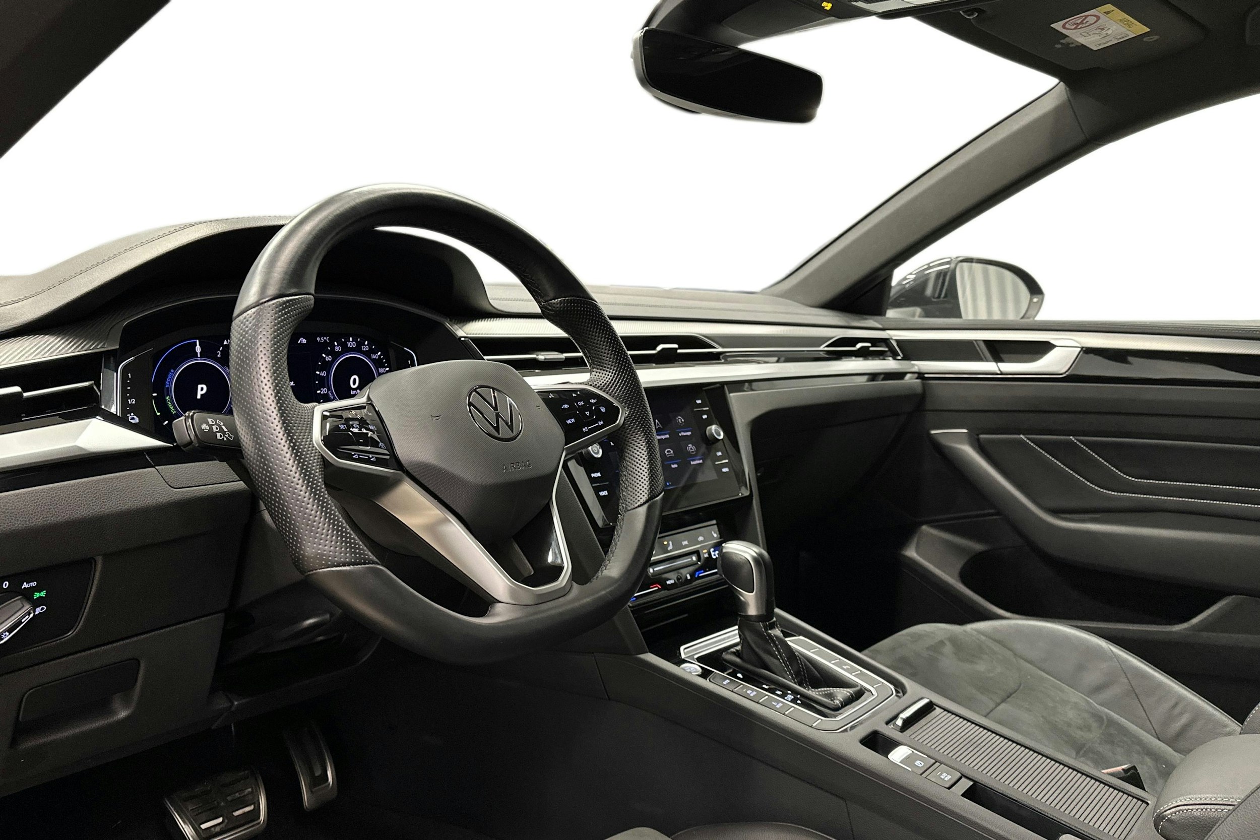 harmaa Volkswagen Arteon 2021 kuva 7.