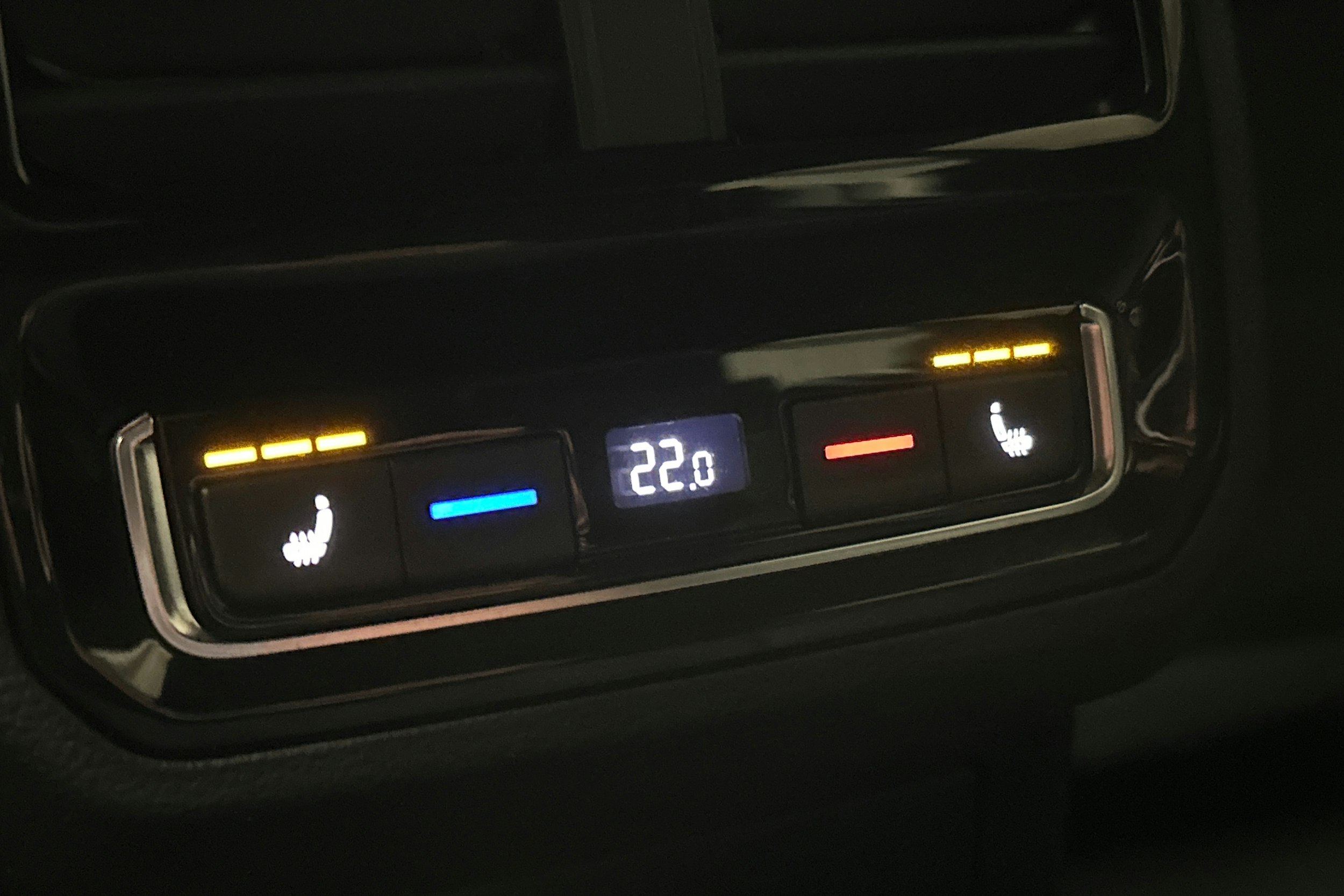 harmaa Volkswagen Arteon 2021 kuva 17.