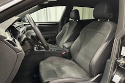 harmaa Volkswagen Arteon 2021 kuva 18.