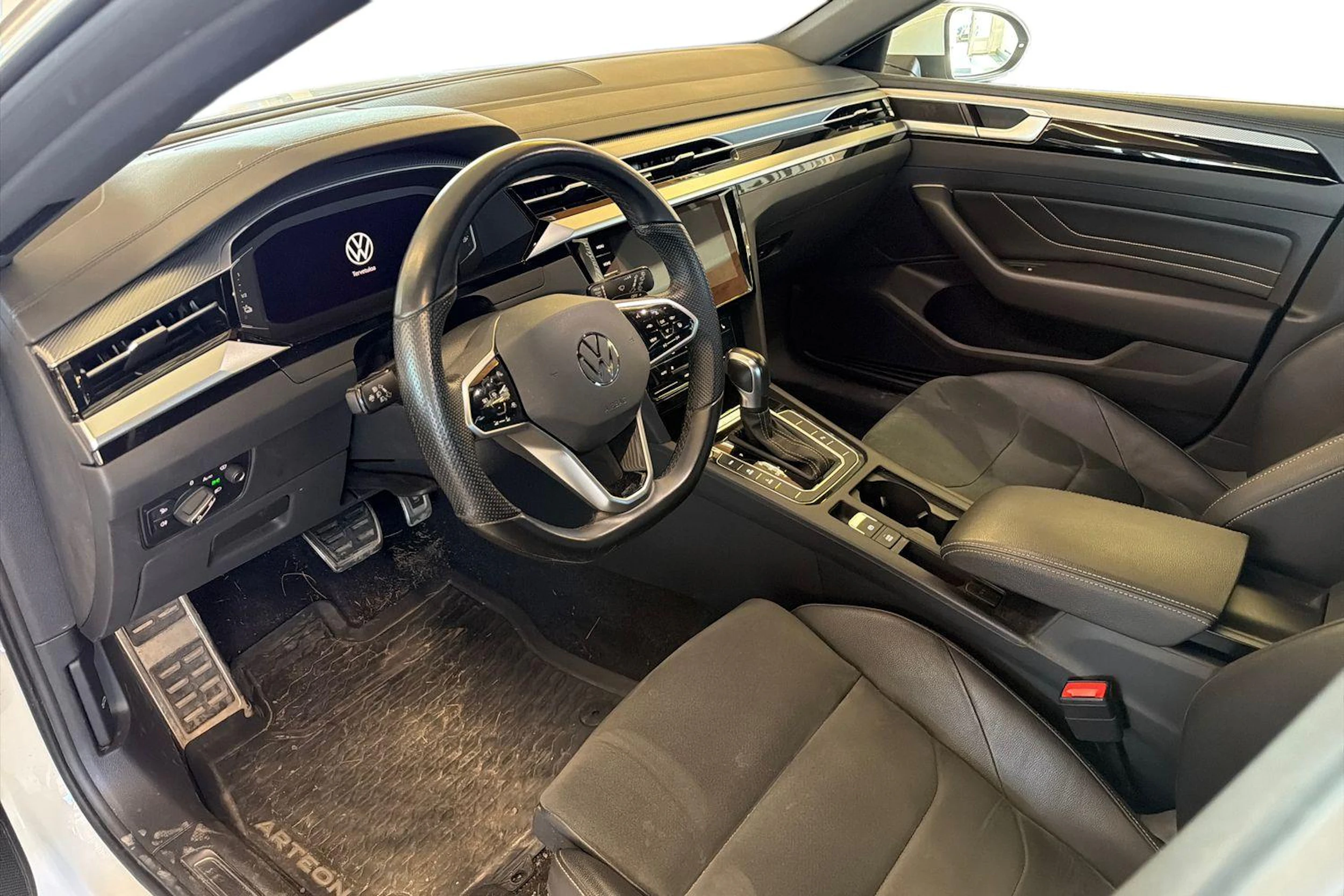 valkoinen Volkswagen Arteon 2021 kuva 3.