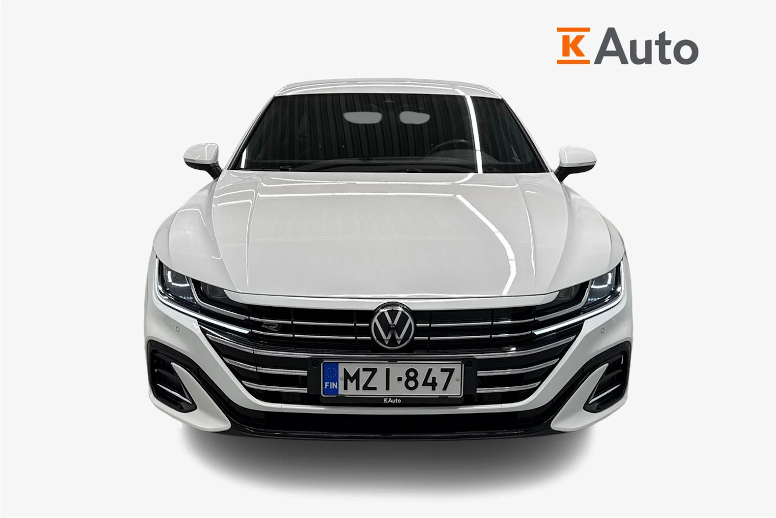 valkoinen Volkswagen Arteon 2021 kuva 5.