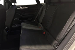 valkoinen Volkswagen Arteon 2021 kuva 11.
