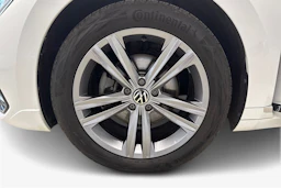 valkoinen Volkswagen Arteon 2021 kuva 12.