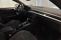 valkoinen Volkswagen Arteon 2021 kuva 16.