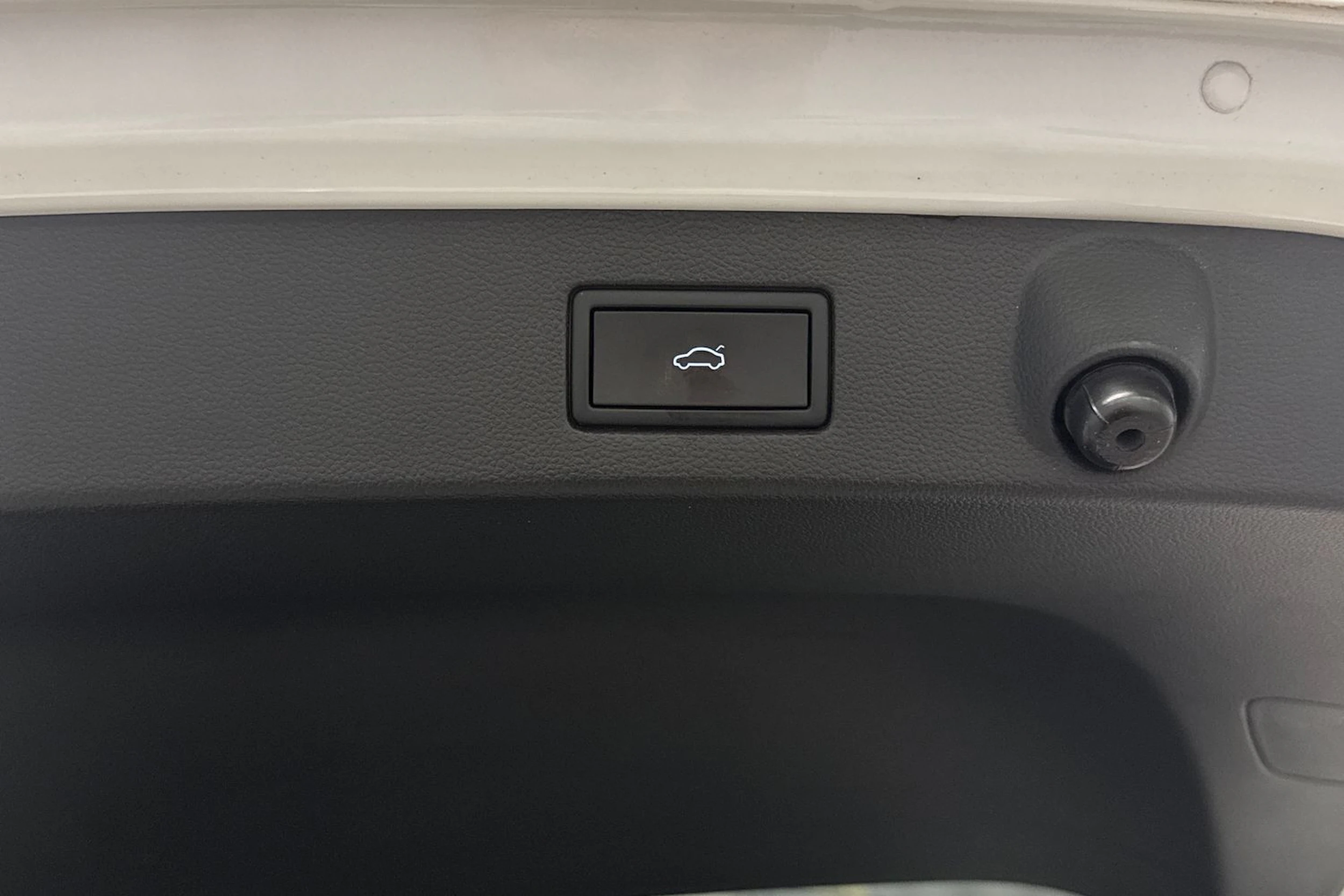 valkoinen Volkswagen Arteon 2021 kuva 22.