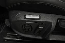 valkoinen Volkswagen Arteon 2021 kuva 23.
