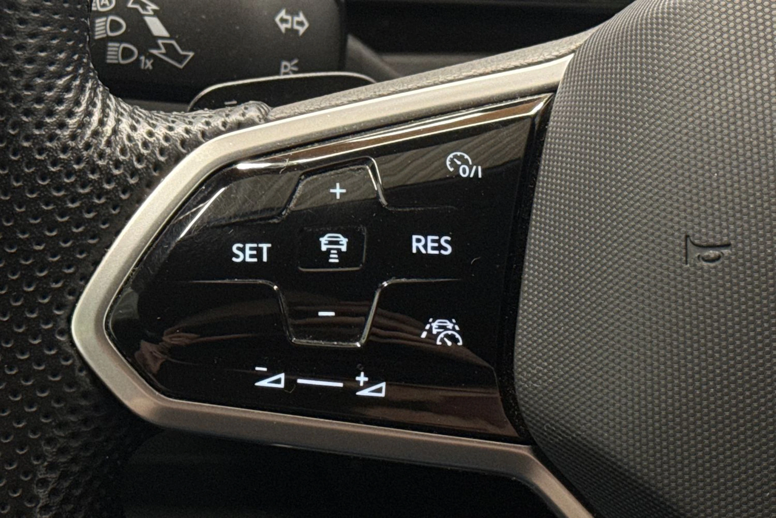 valkoinen Volkswagen Arteon 2021 kuva 28.