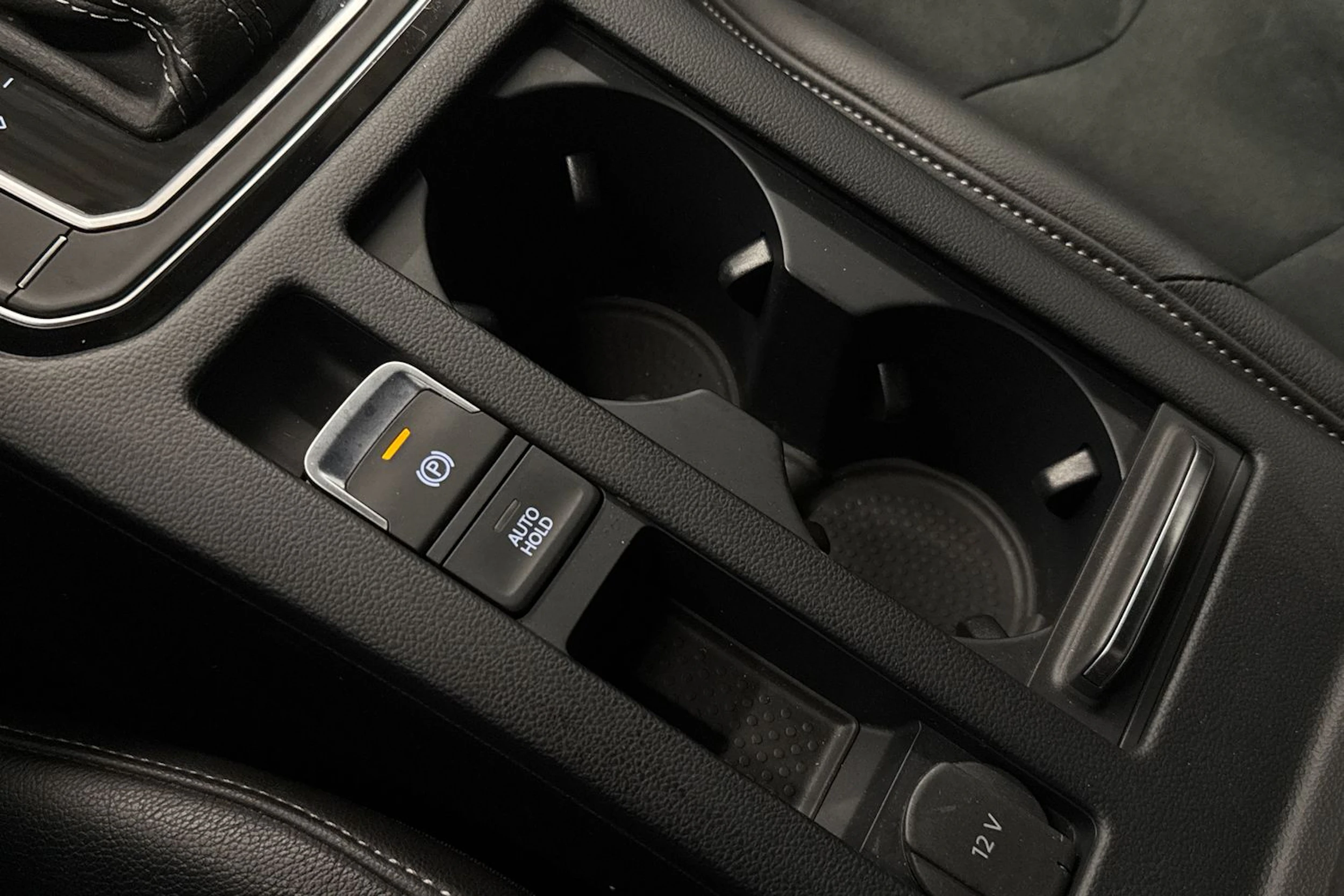 valkoinen Volkswagen Arteon 2021 kuva 30.