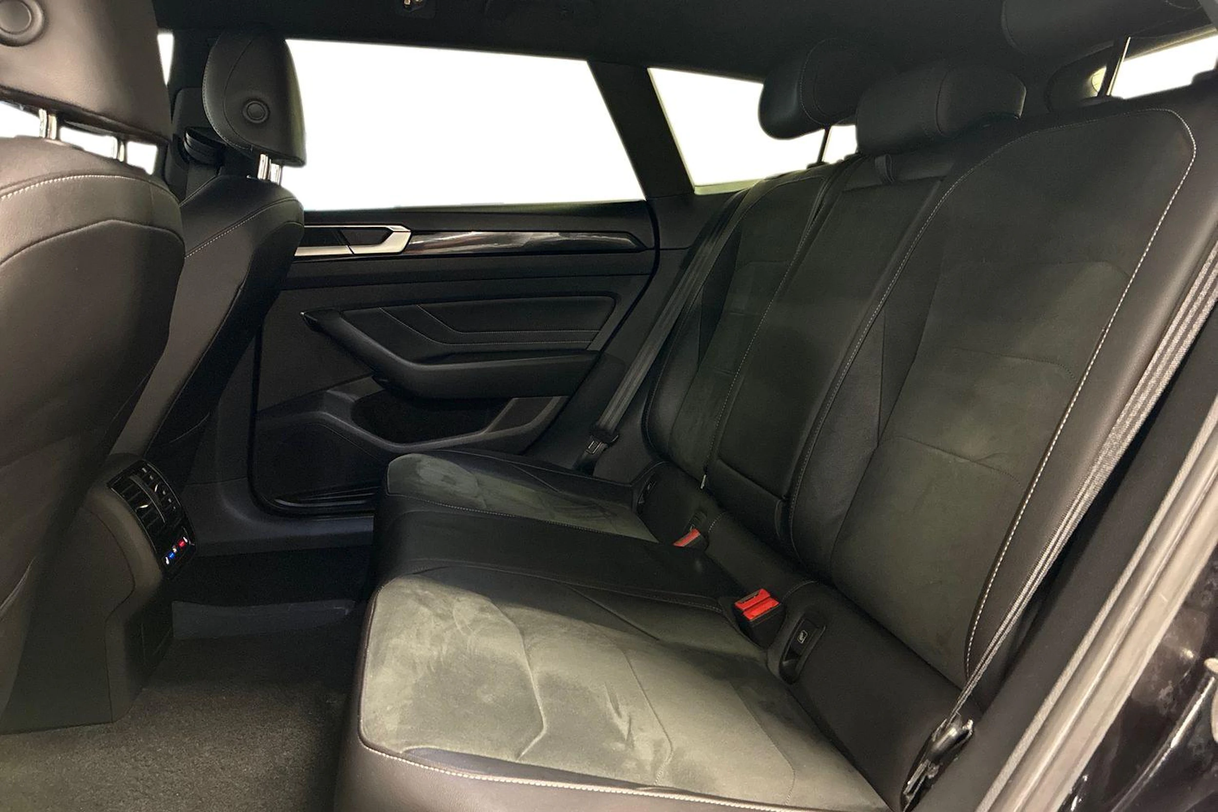 met. musta Volkswagen Arteon 2021 kuva 8.