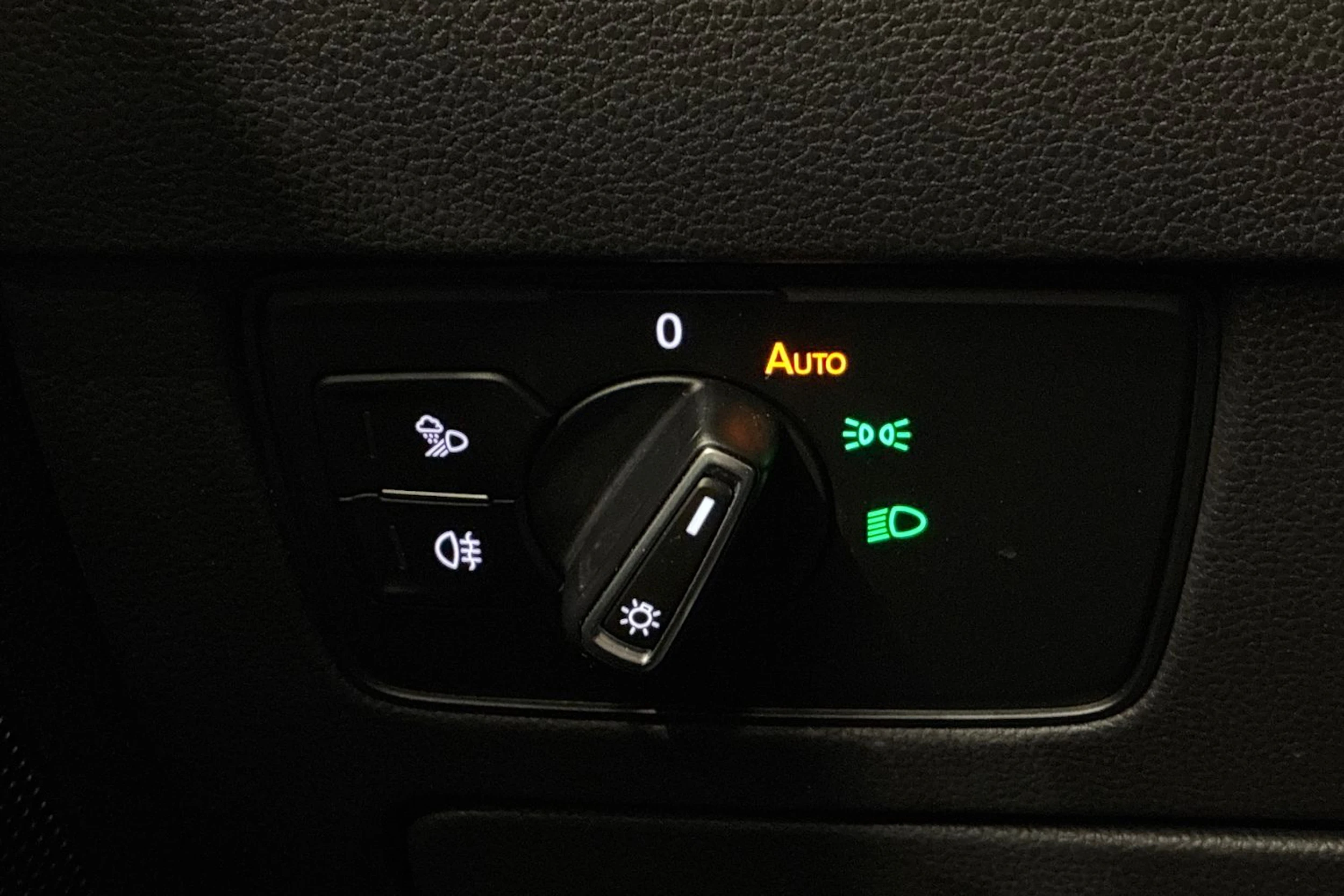 met. musta Volkswagen Arteon 2021 kuva 17.