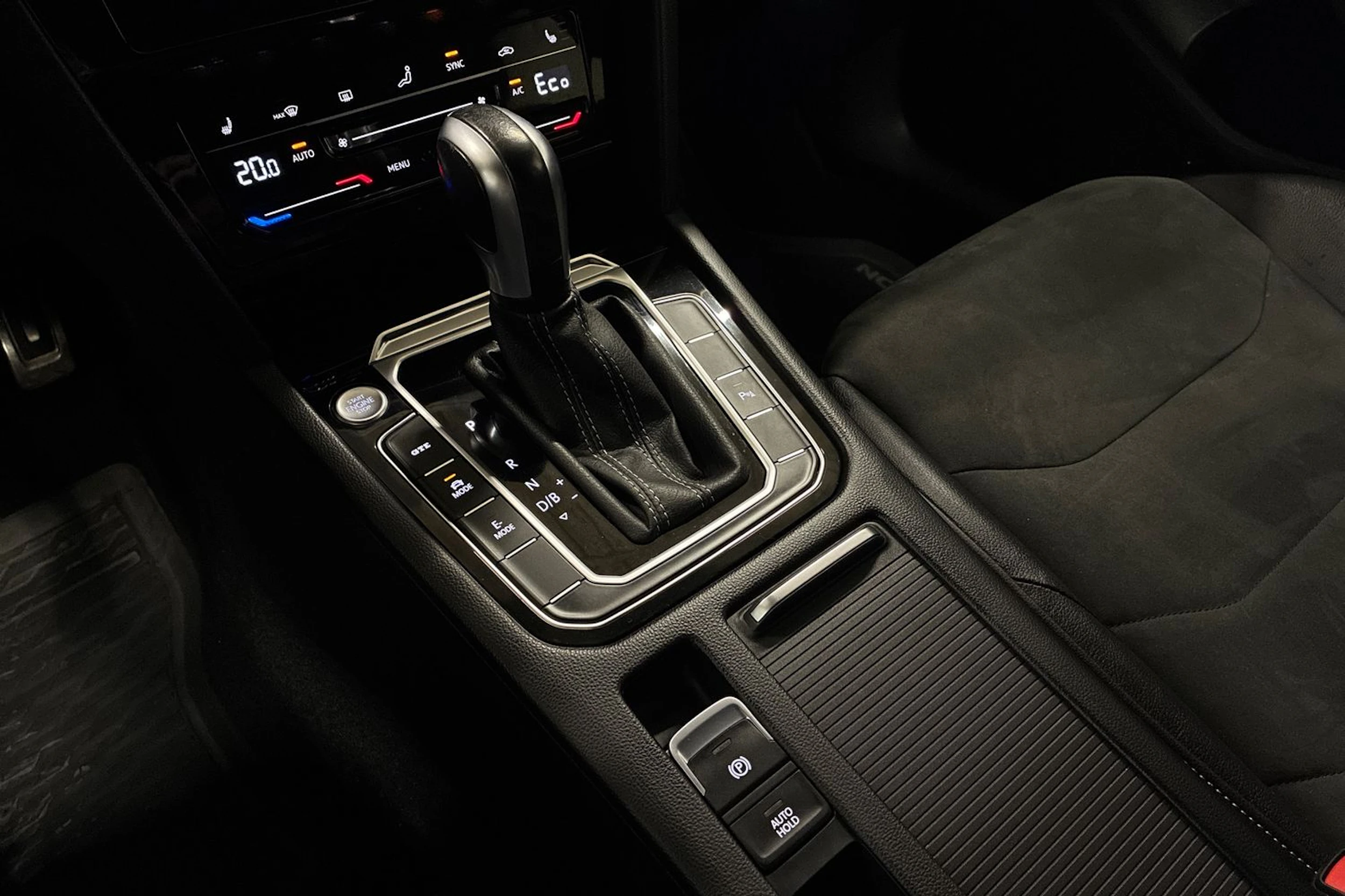 met. musta Volkswagen Arteon 2021 kuva 19.
