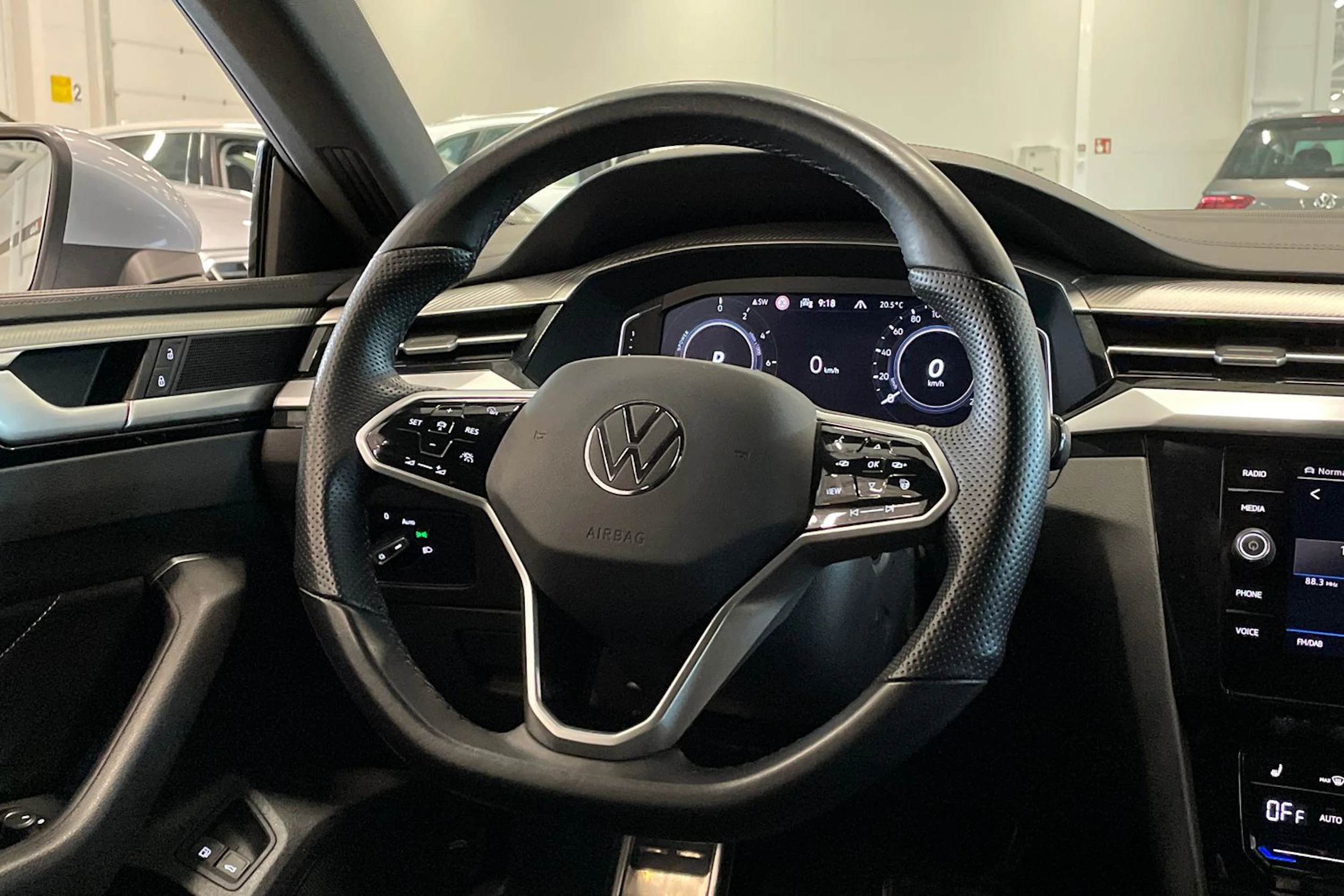 hopea Volkswagen Arteon 2021 kuva 13.