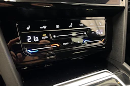 harmaa Volkswagen Arteon 2021 kuva 32.