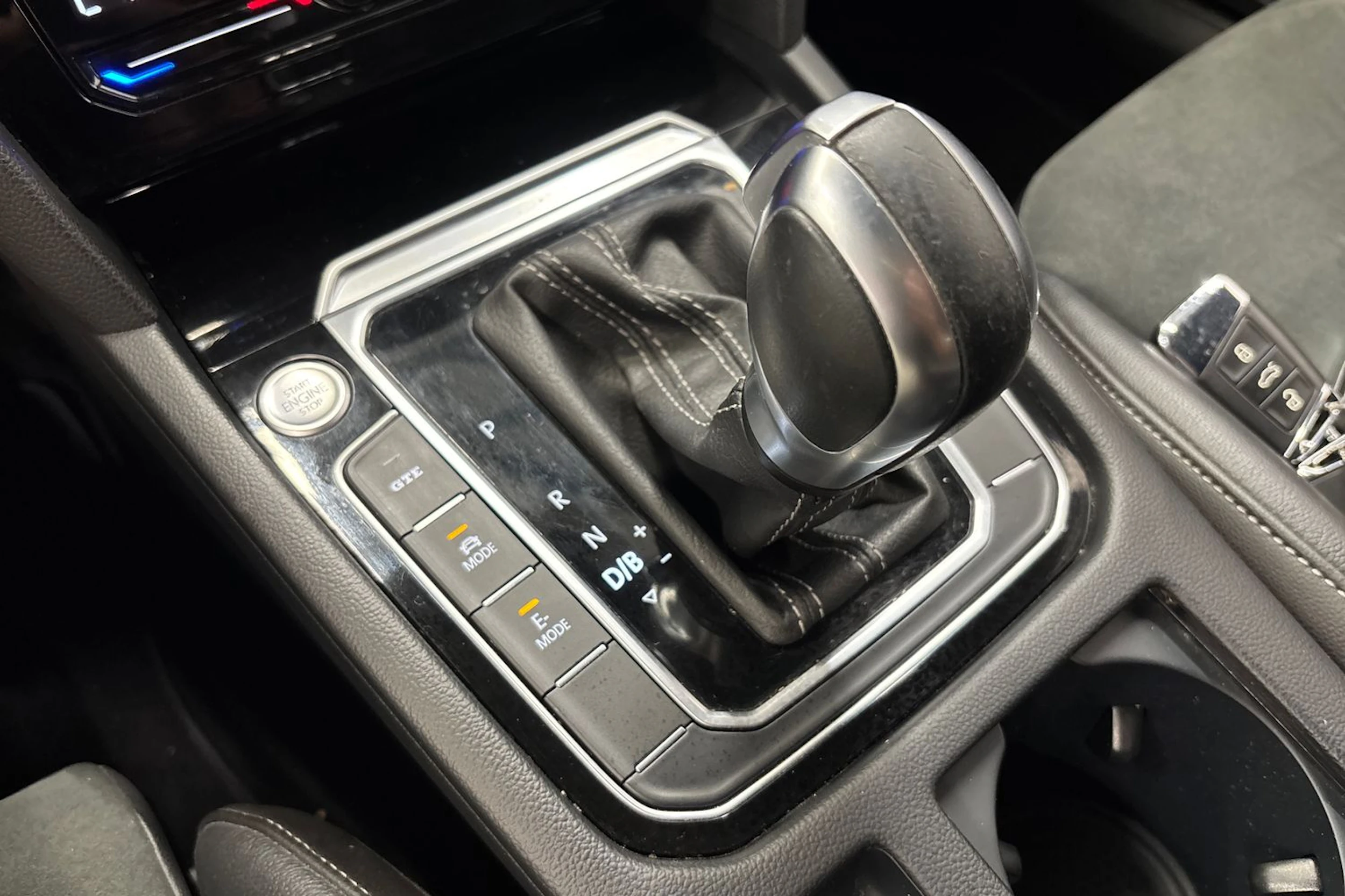 harmaa Volkswagen Arteon 2021 kuva 33.
