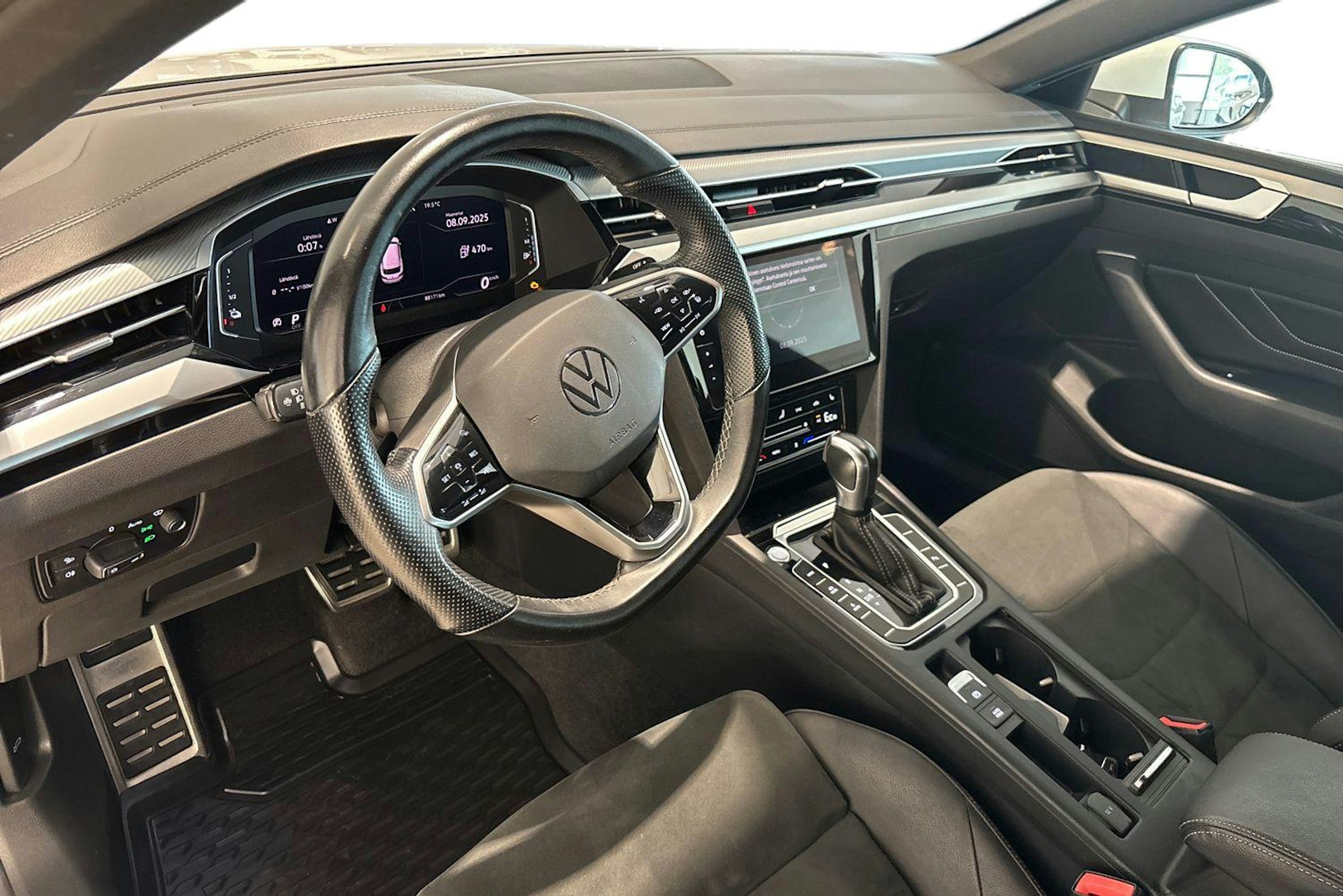 valkoinen Volkswagen Arteon 2021 kuva 7.