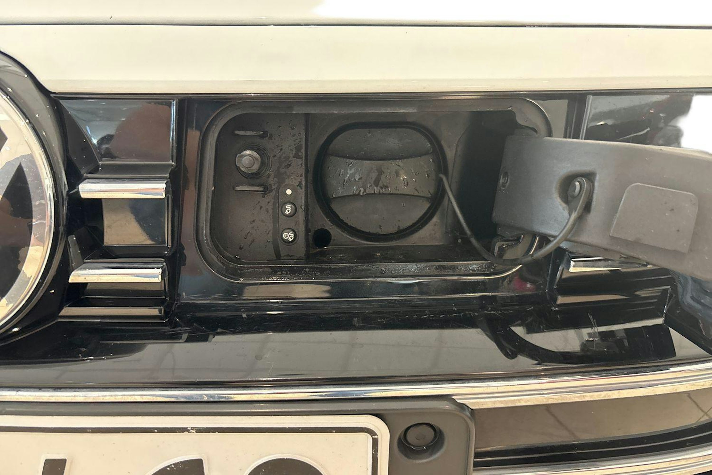 valkoinen Volkswagen Arteon 2021 kuva 11.