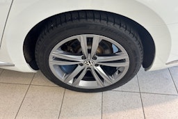 valkoinen Volkswagen Arteon 2021 kuva 13.