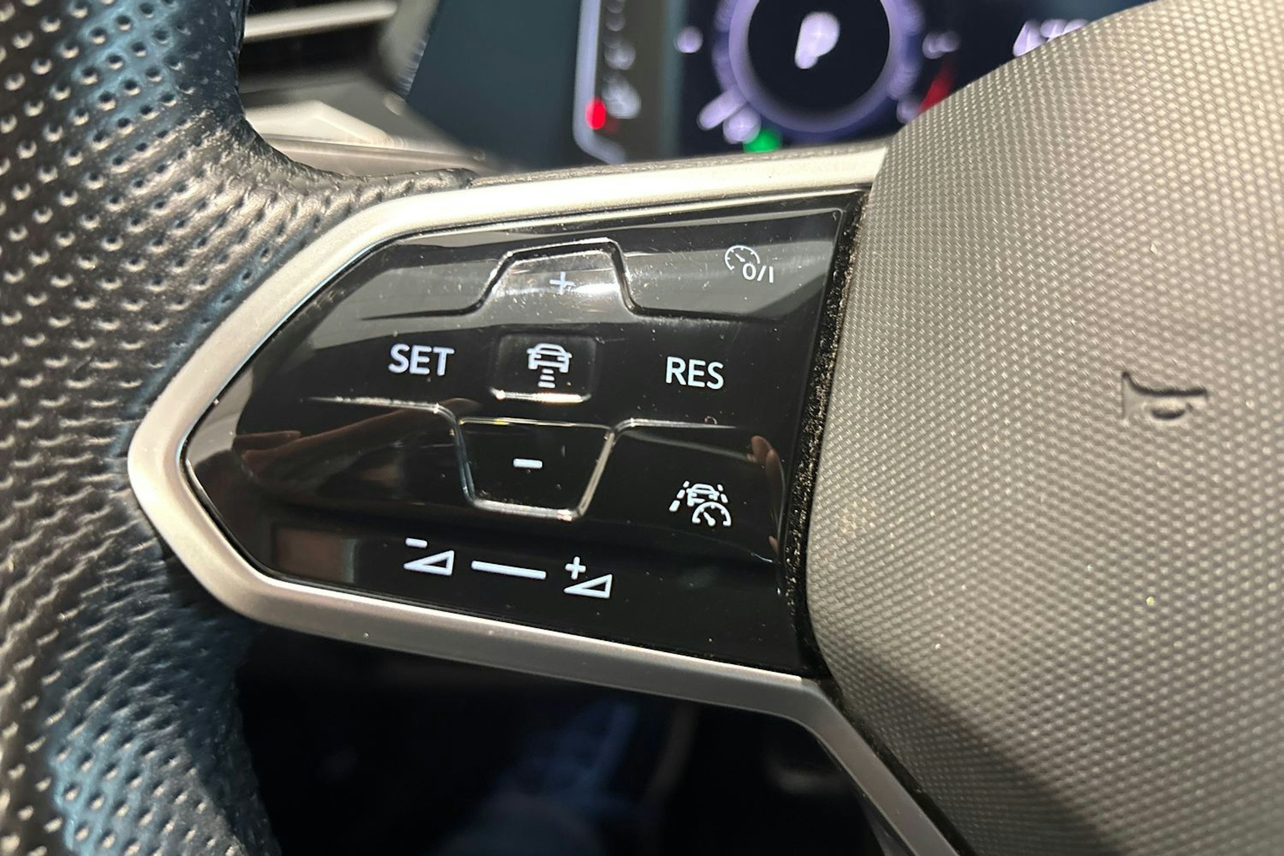 valkoinen Volkswagen Arteon 2021 kuva 15.