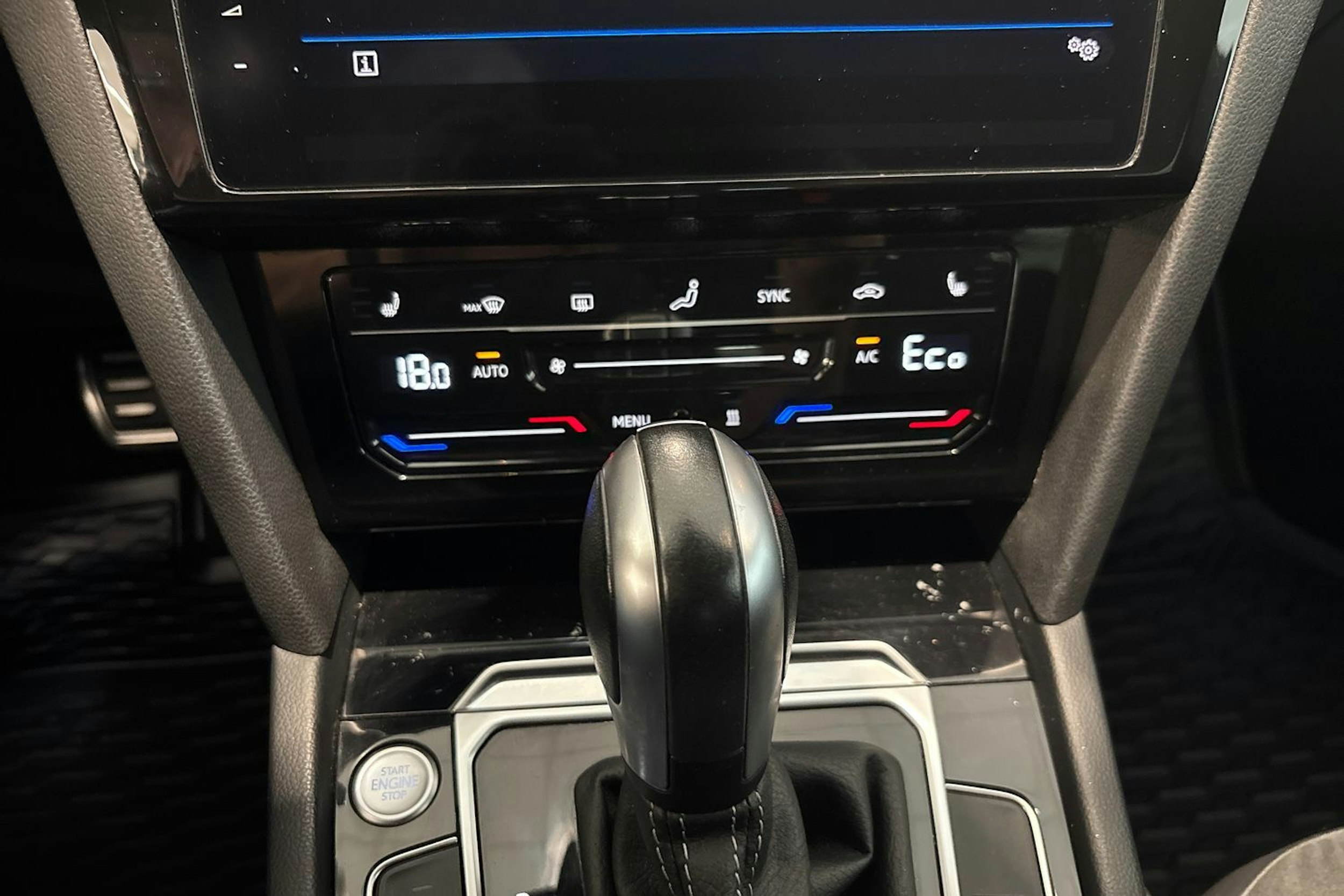 valkoinen Volkswagen Arteon 2021 kuva 20.