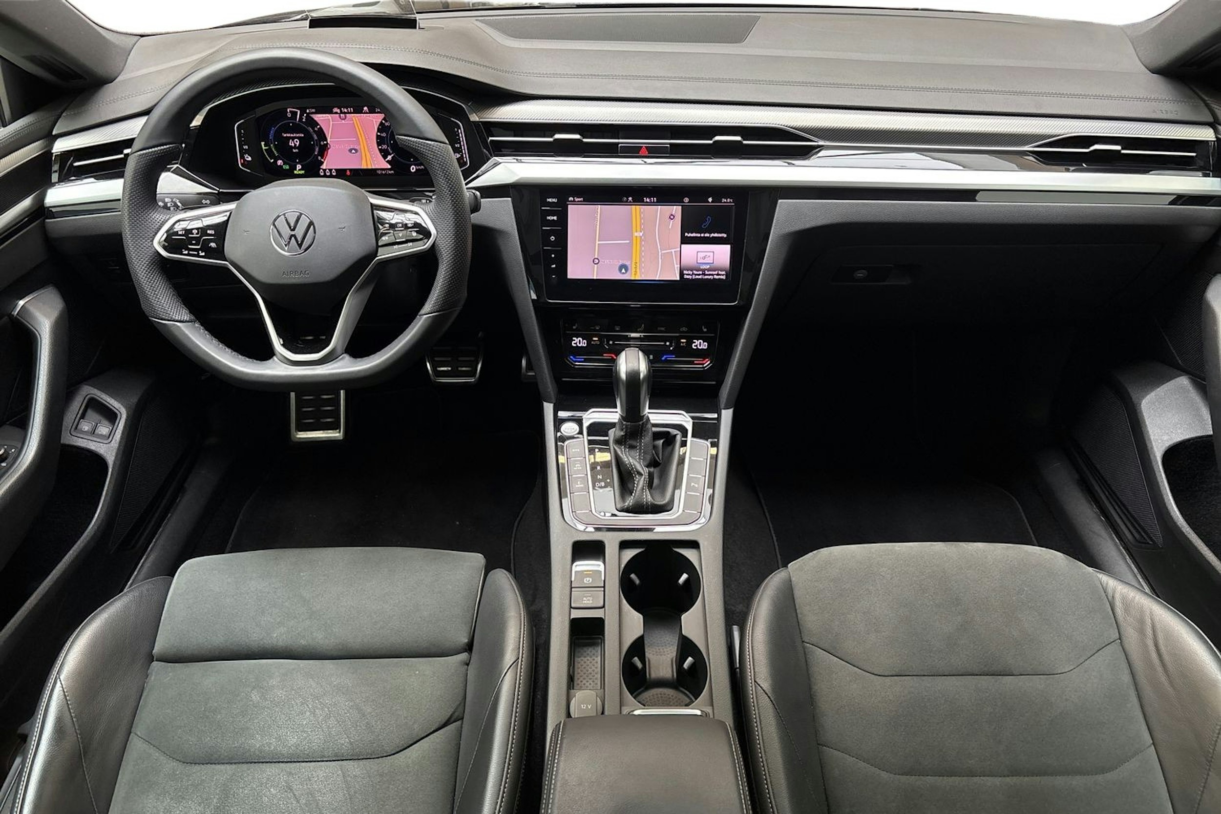 harmaa Volkswagen Arteon 2021 kuva 9.