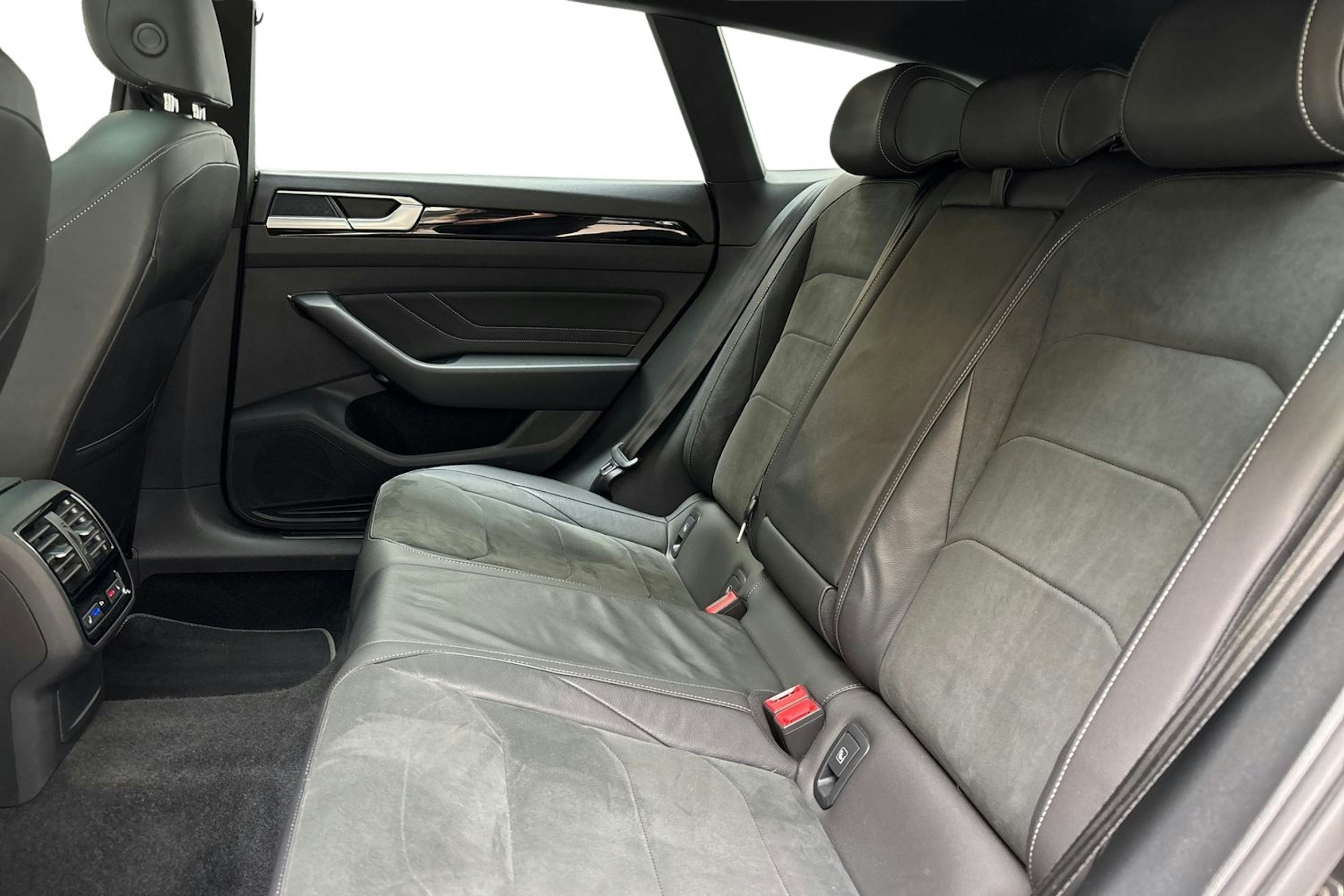 harmaa Volkswagen Arteon 2021 kuva 10.