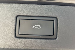 harmaa Volkswagen Arteon 2021 kuva 18.