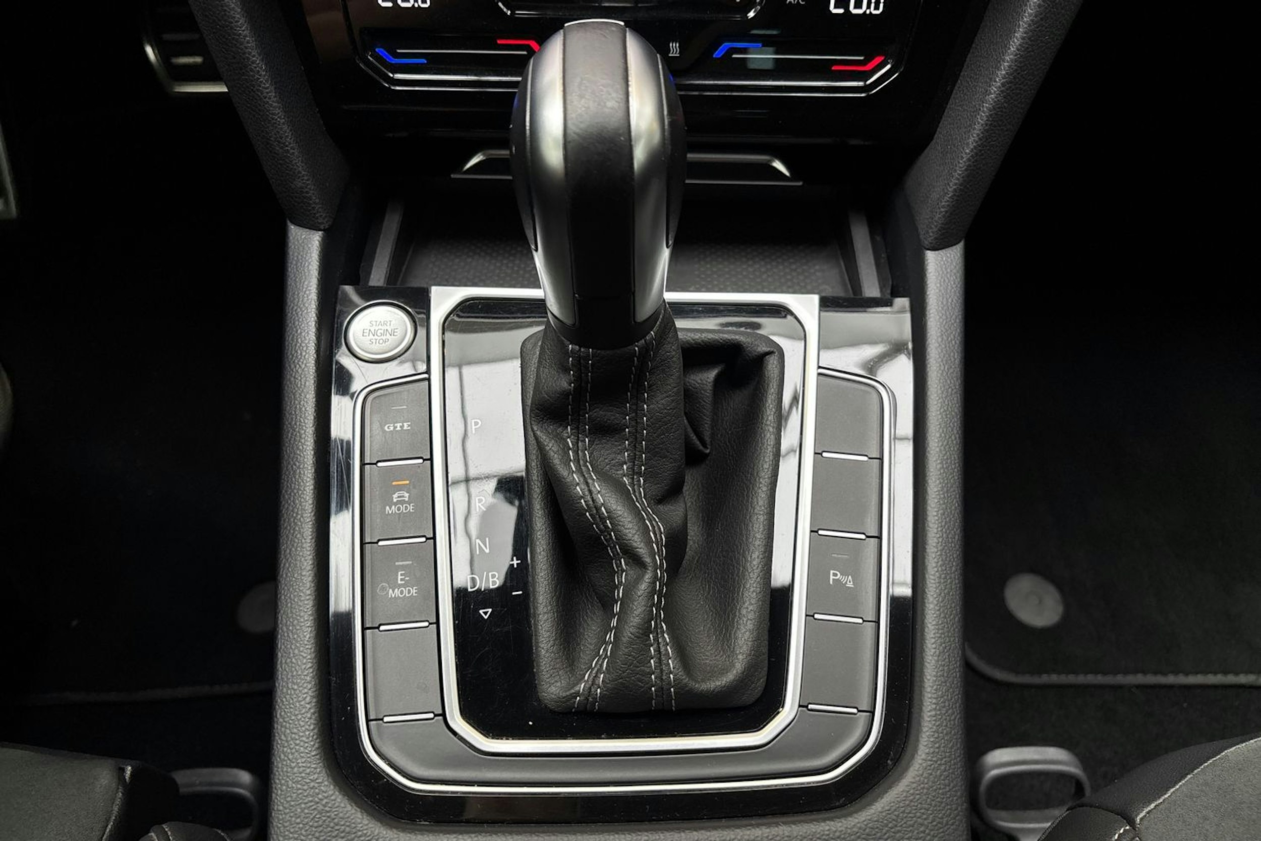 harmaa Volkswagen Arteon 2021 kuva 31.