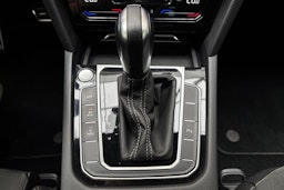 harmaa Volkswagen Arteon 2021 kuva 31.