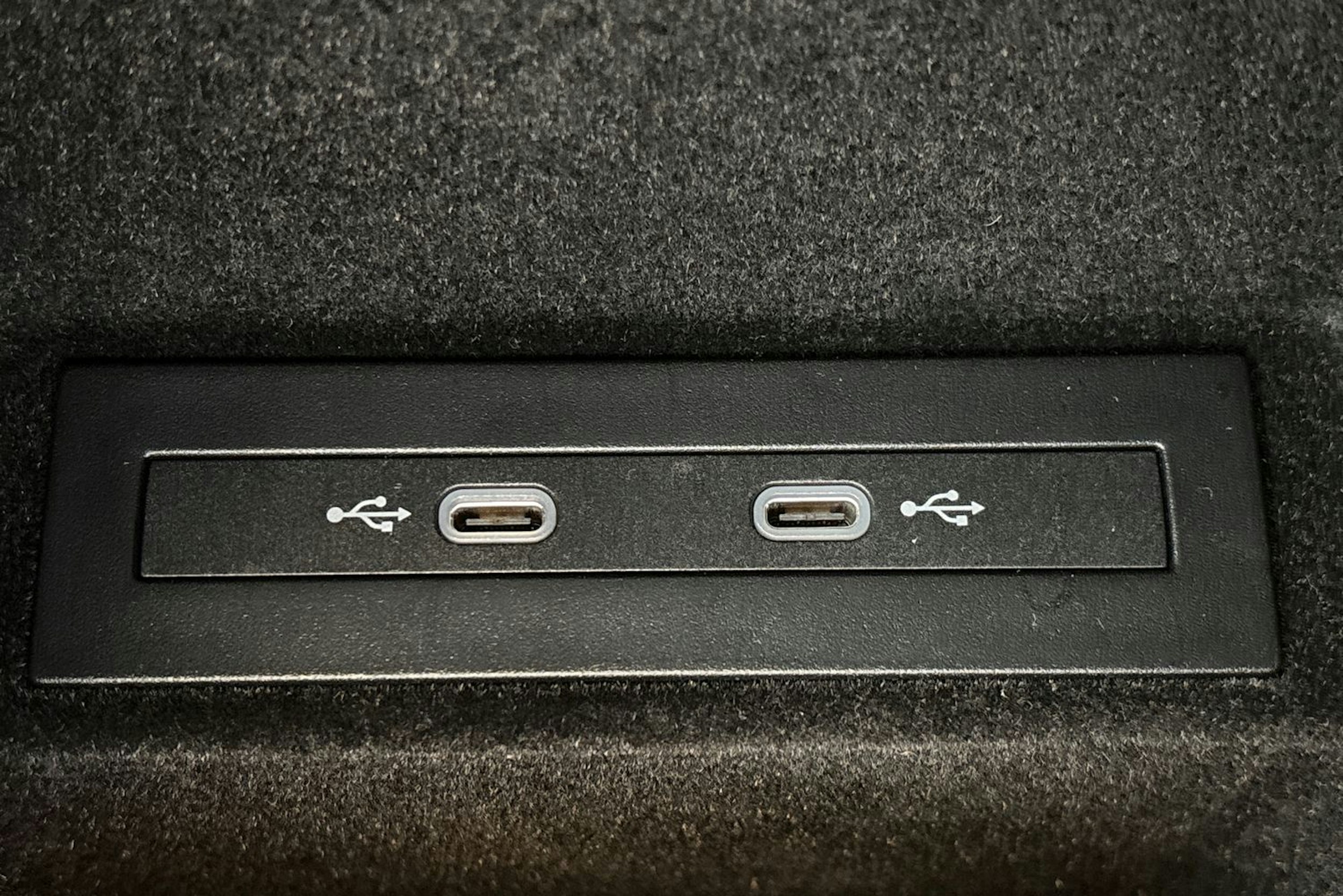 harmaa Volkswagen Arteon 2021 kuva 33.