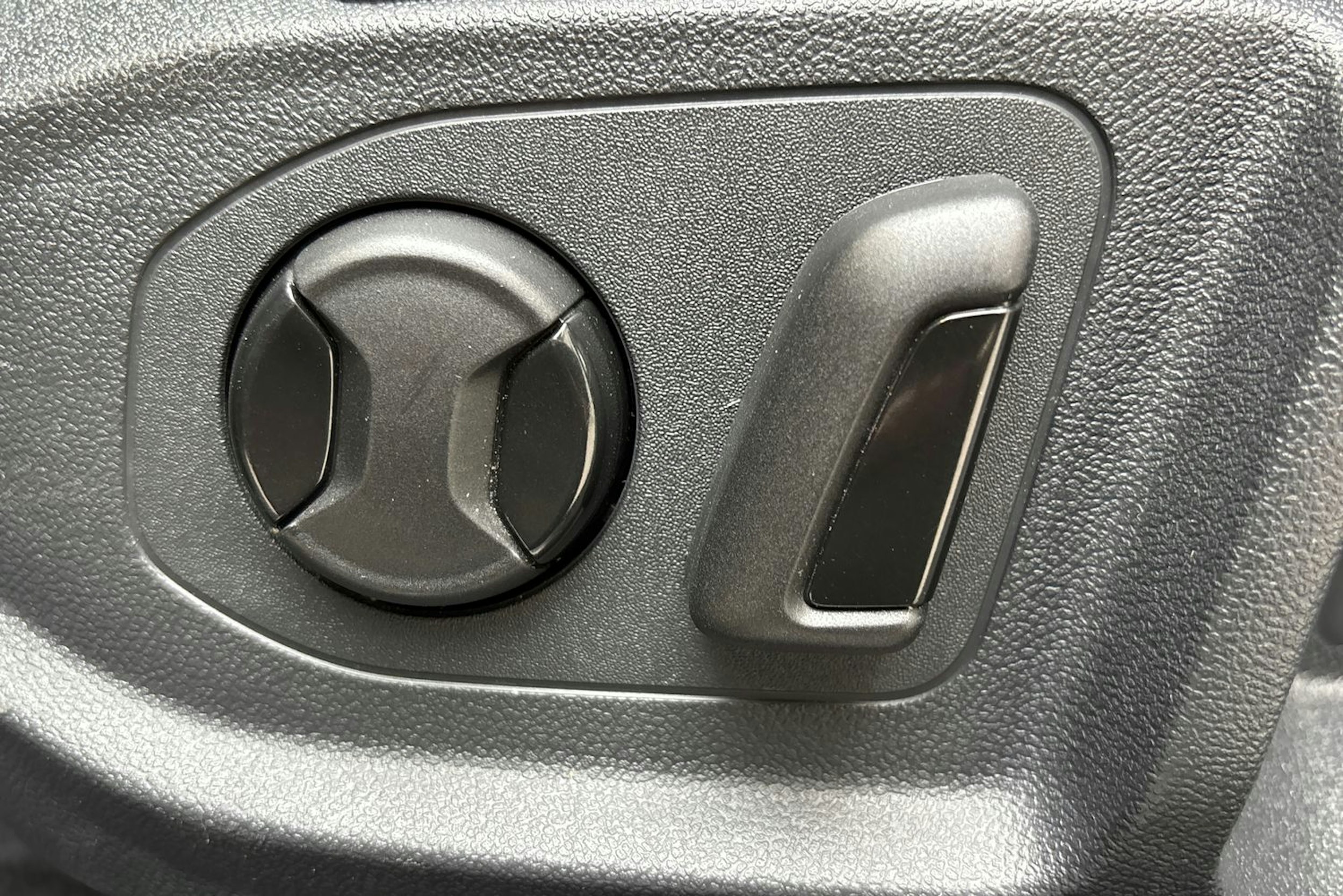 harmaa Volkswagen Arteon 2021 kuva 35.