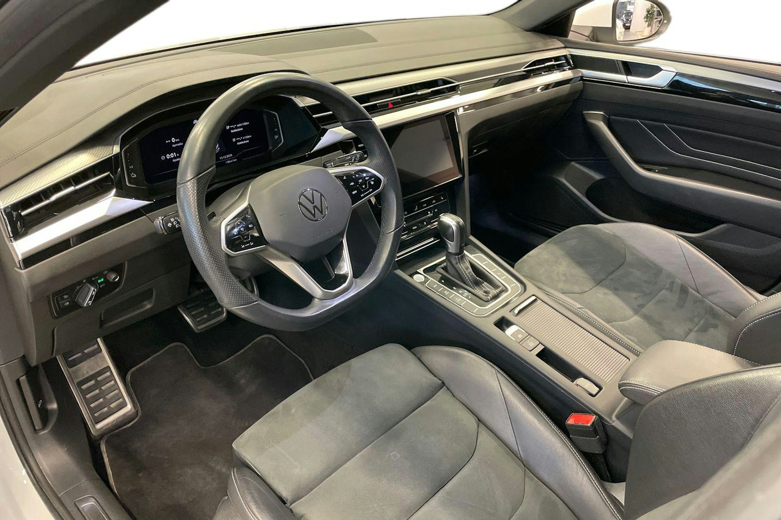 valkoinen Volkswagen Arteon 2022 kuva 7.