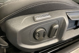 valkoinen Volkswagen Arteon 2022 kuva 18.