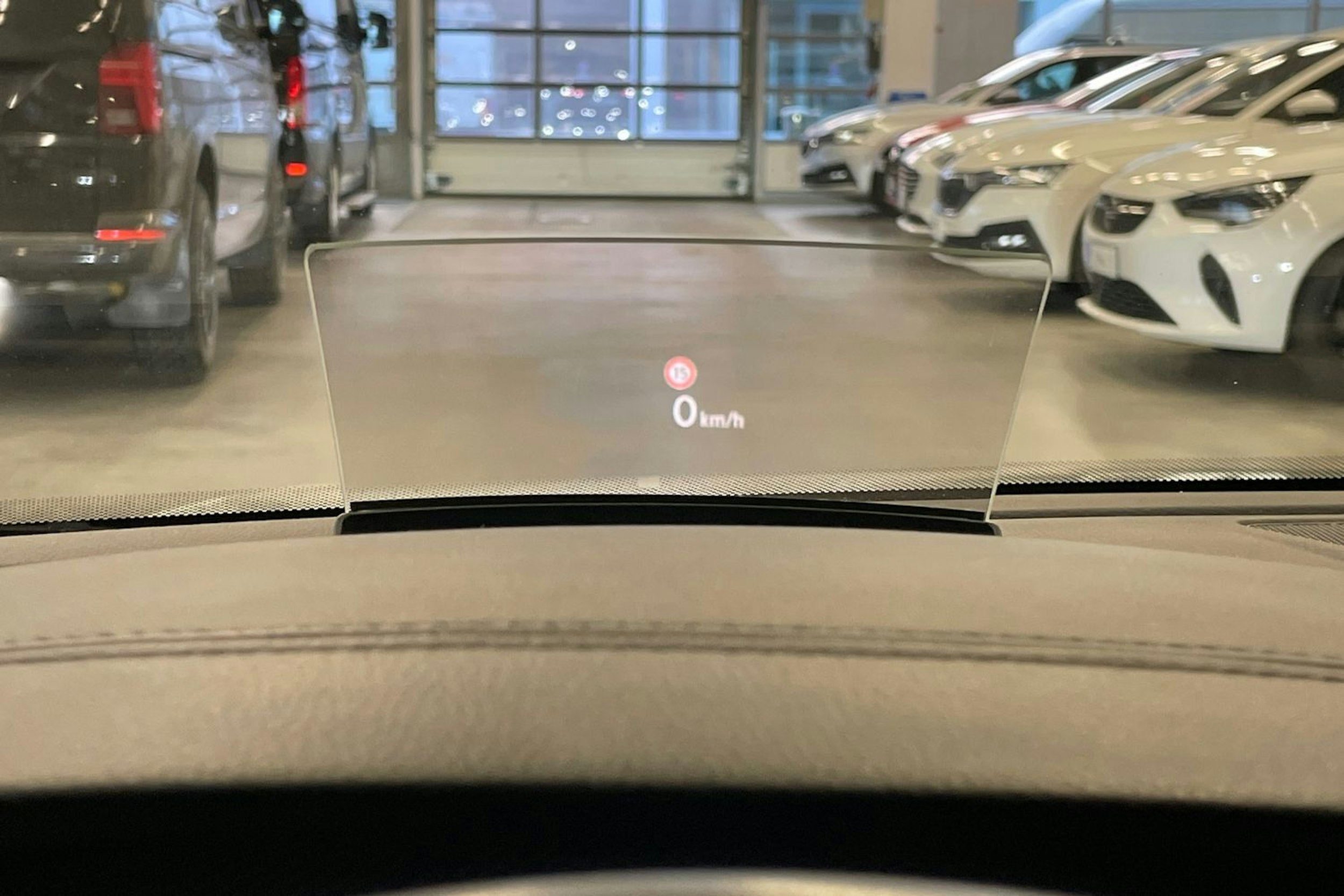 valkoinen Volkswagen Arteon 2022 kuva 19.